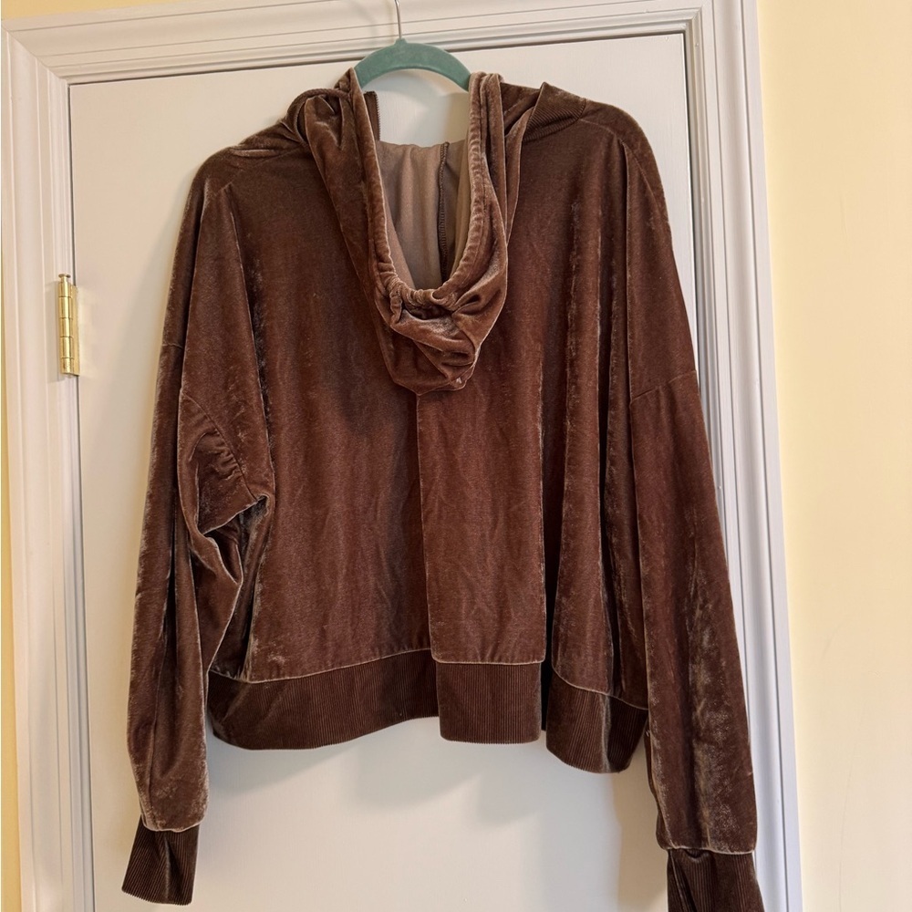 Anna Grace Velvet Women’s Zip-Up Jacket - Picture 3 of 4